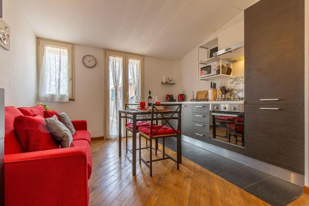 Ferienwohnung Unique & Strategic Flat, 50M From M4 Station Mailand Exterior foto