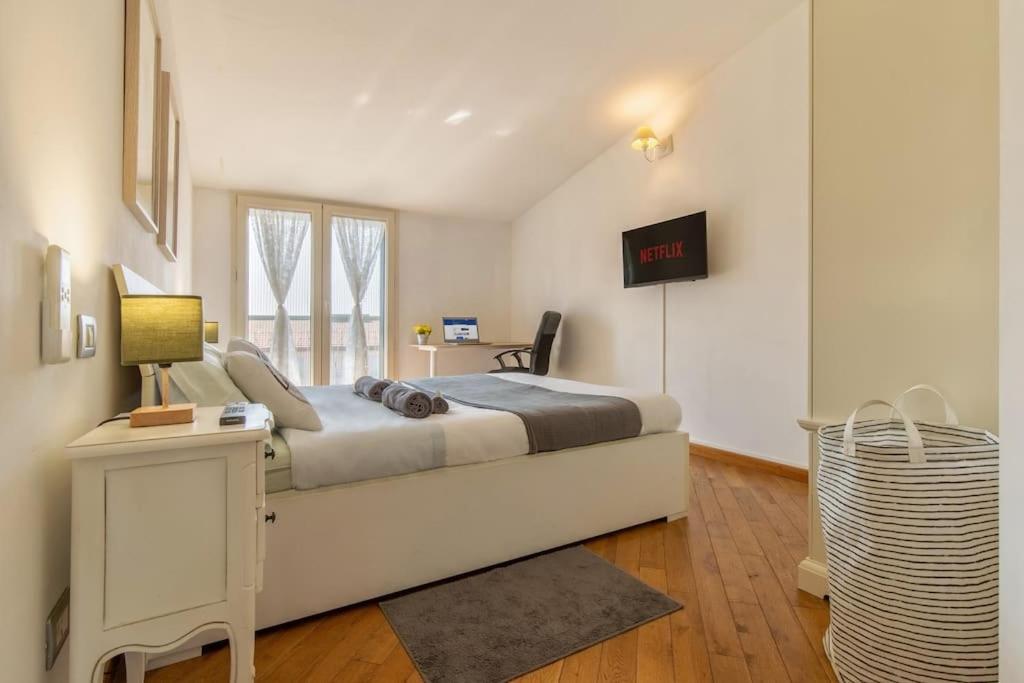 Ferienwohnung Unique & Strategic Flat, 50M From M4 Station Mailand Exterior foto
