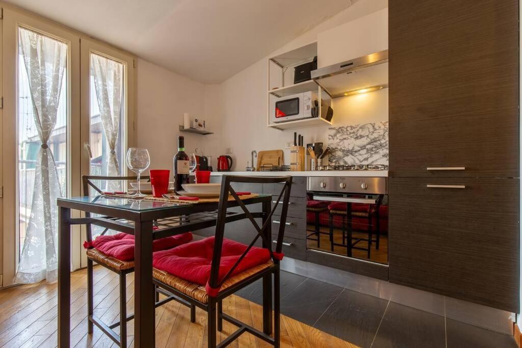 Ferienwohnung Unique & Strategic Flat, 50M From M4 Station Mailand Exterior foto