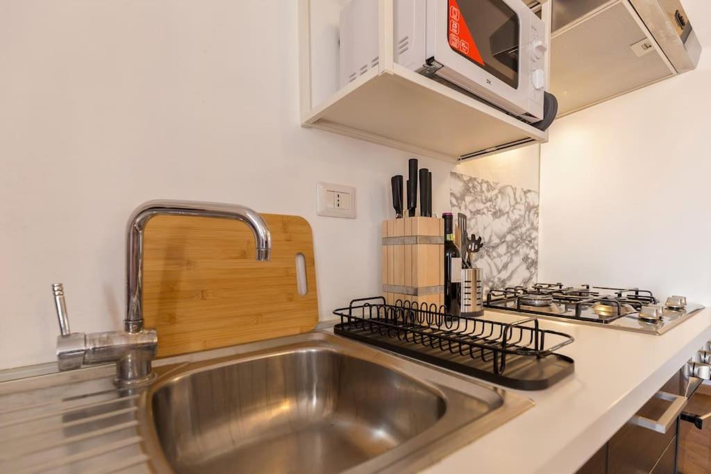 Ferienwohnung Unique & Strategic Flat, 50M From M4 Station Mailand Exterior foto