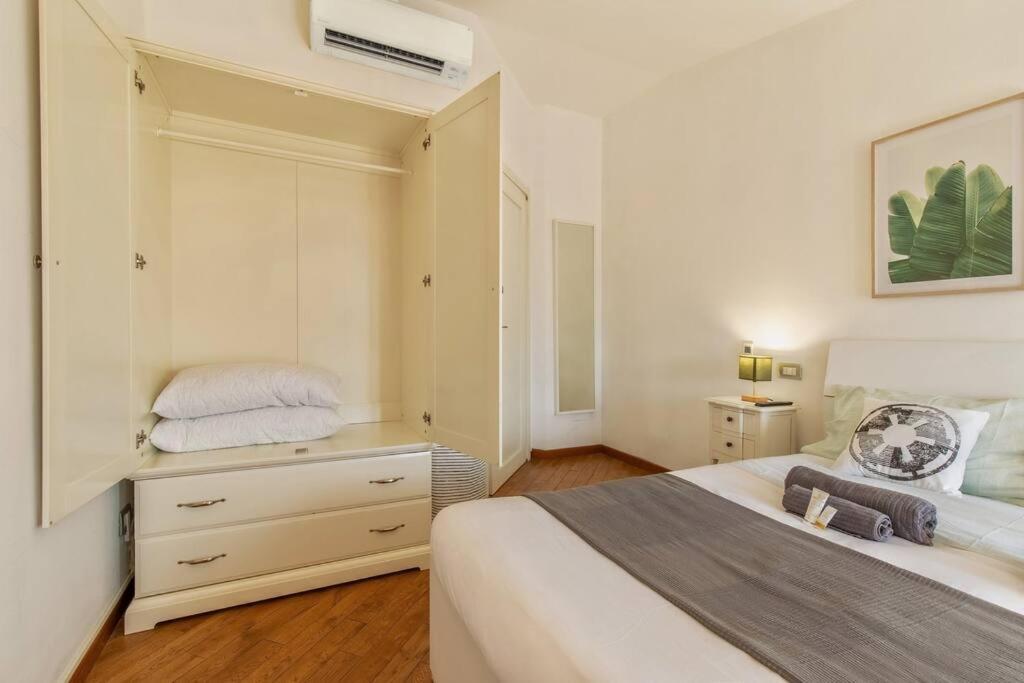 Ferienwohnung Unique & Strategic Flat, 50M From M4 Station Mailand Exterior foto